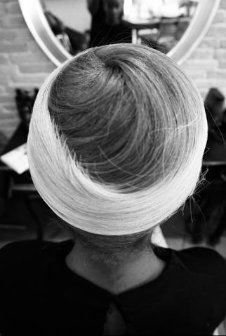 Comment réaliser un silk press ou blow out réussi étape par étape ?