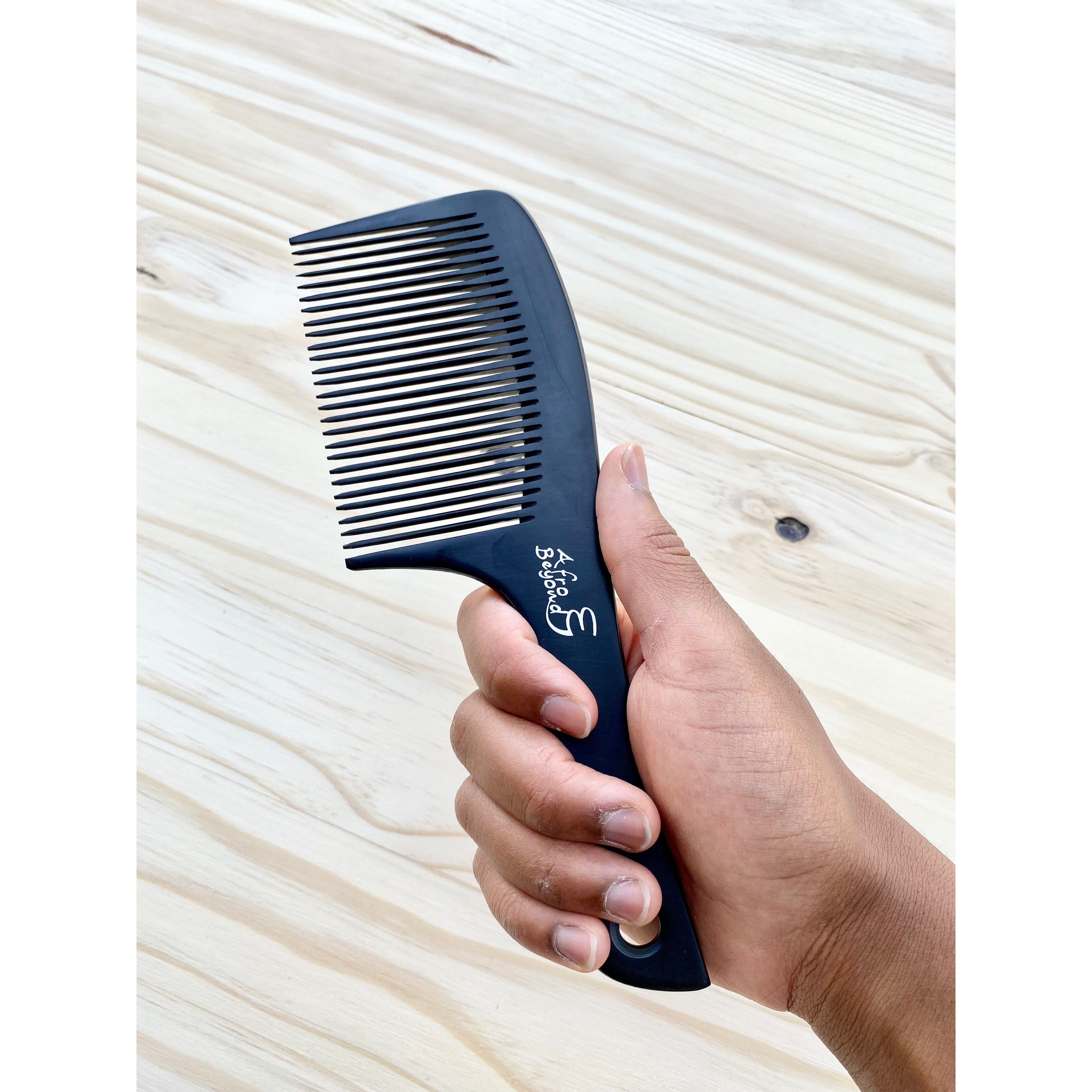The Lucette detangling comb
