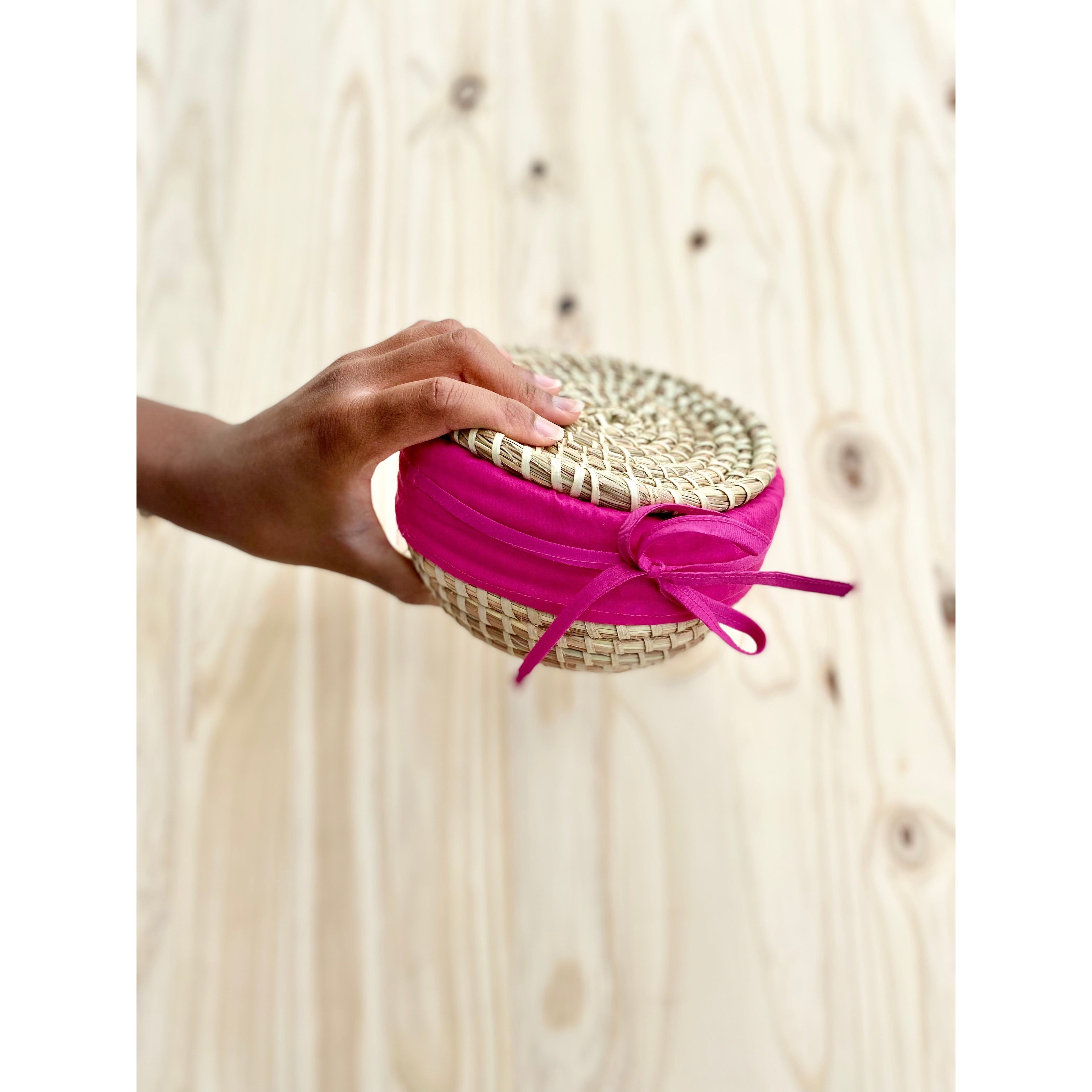 Pack de lingettes démaquillantes avec panier de rangement Taar