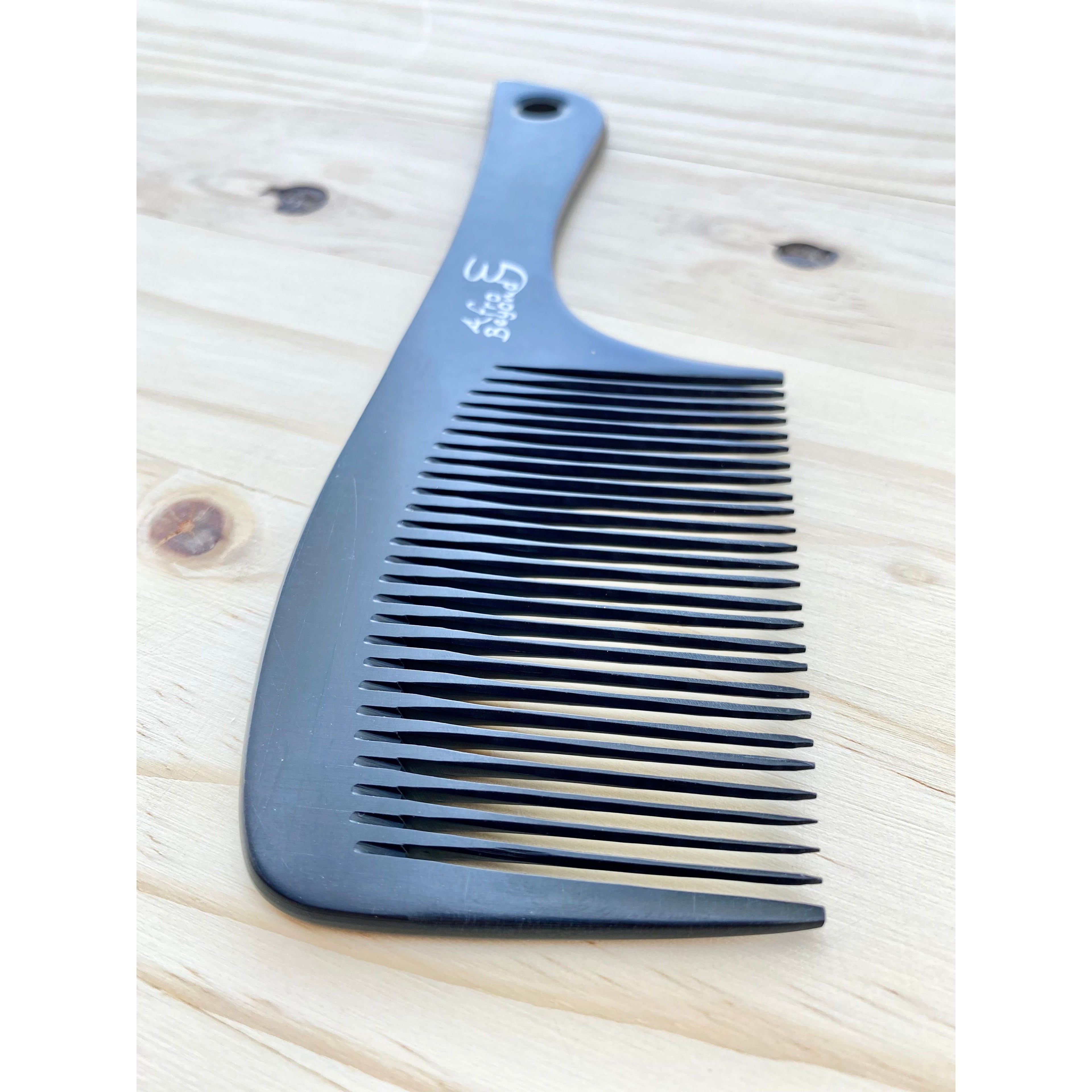 The Lucette detangling comb