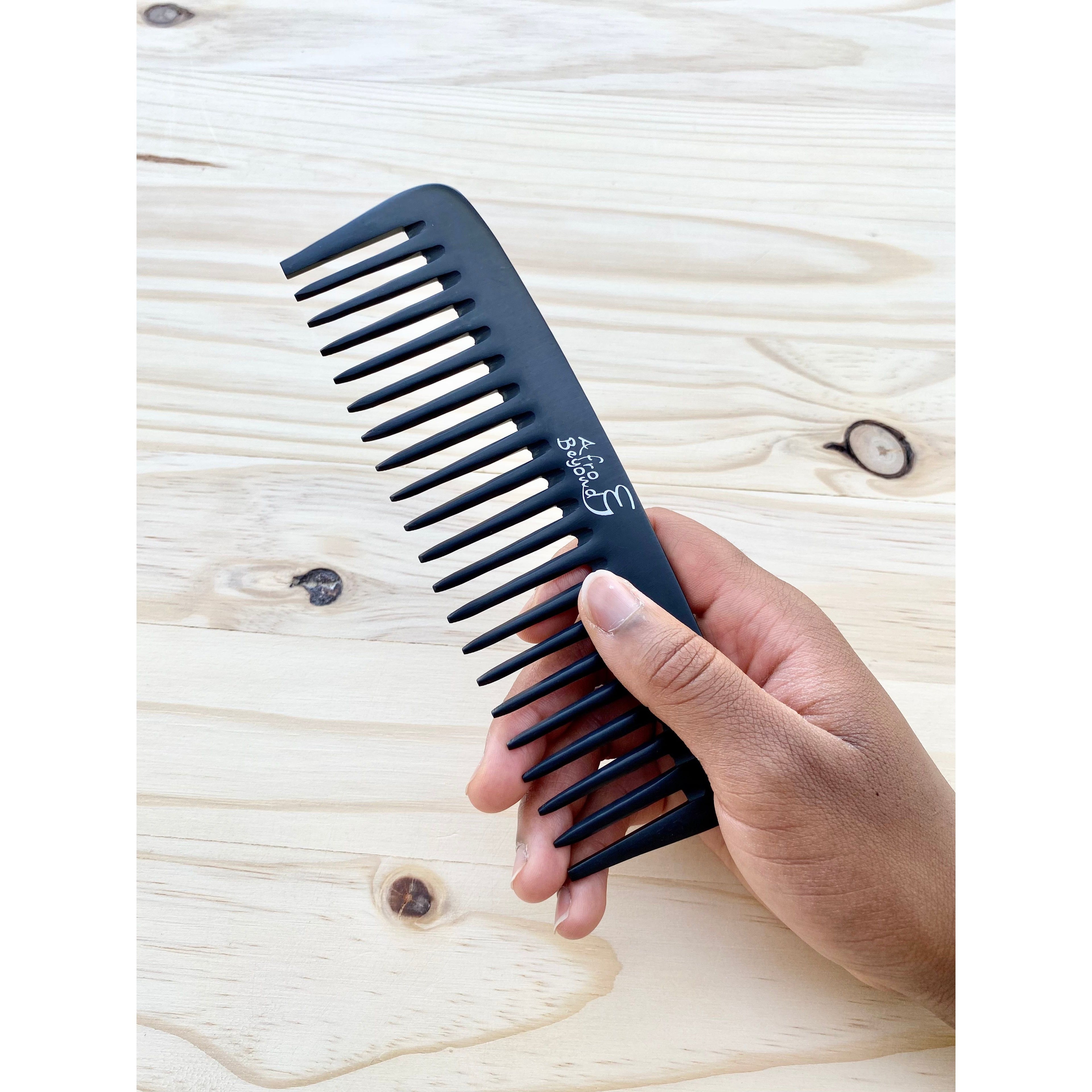 Myriam styling comb