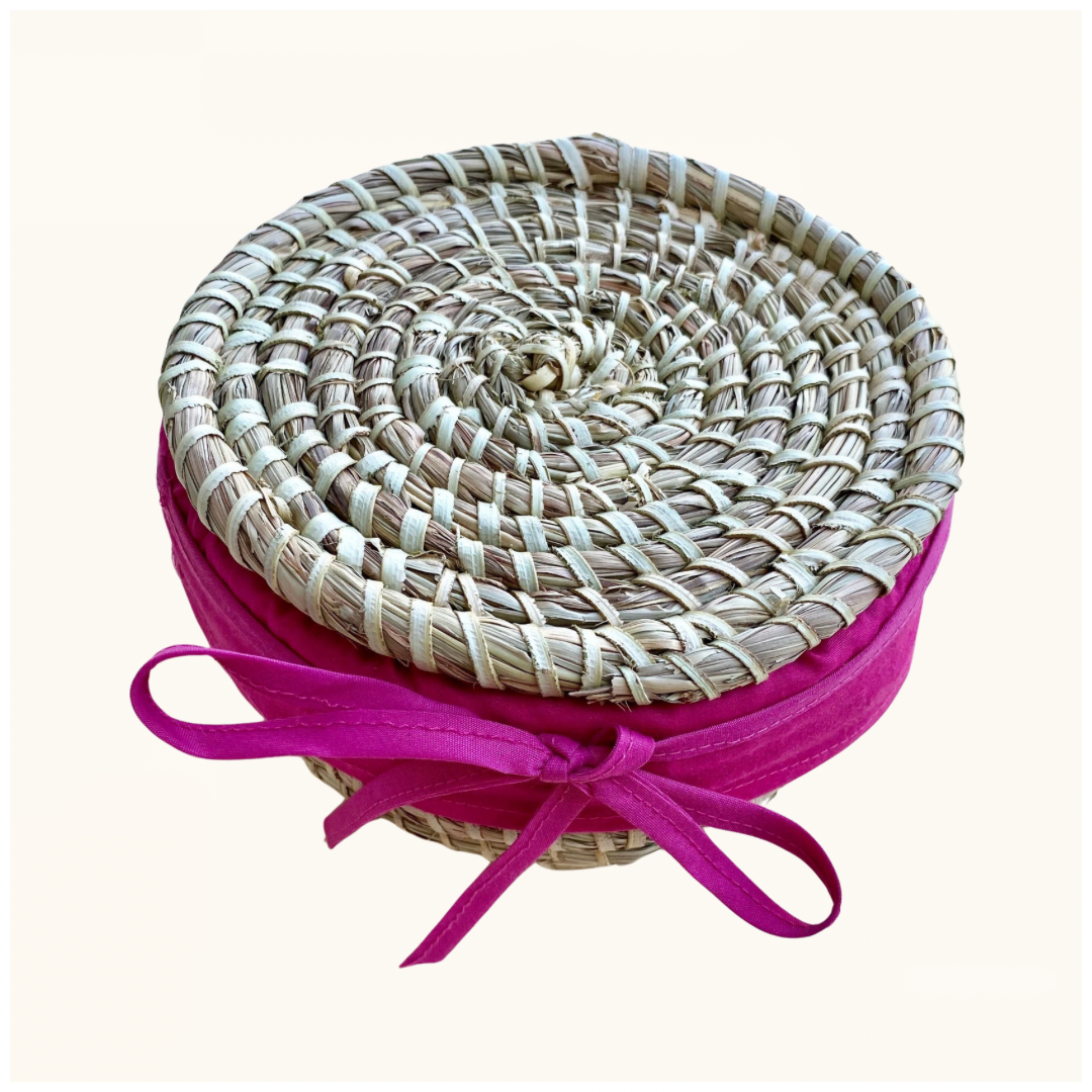 Panier de rangement en raphia