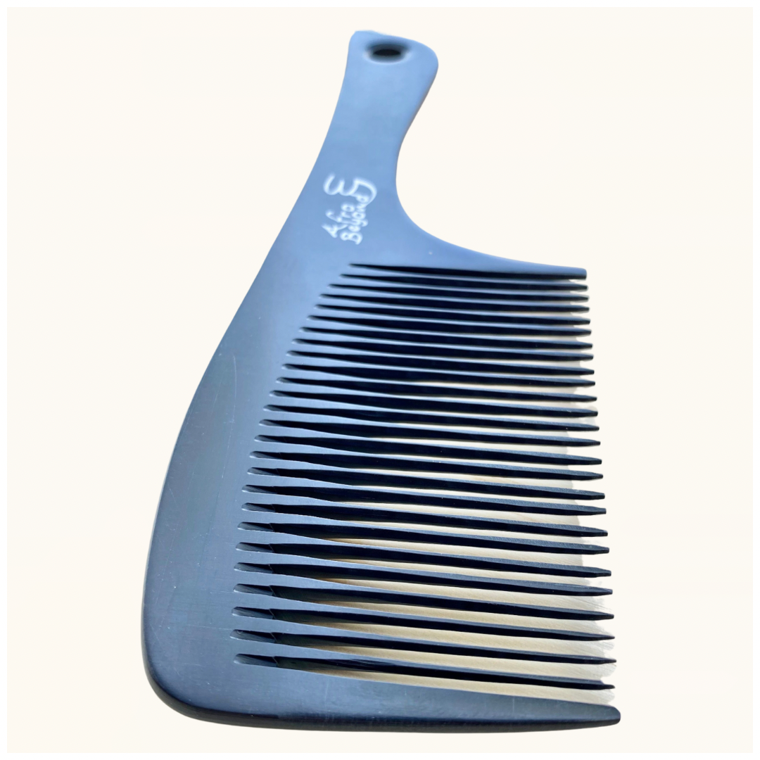 The Lucette detangling comb