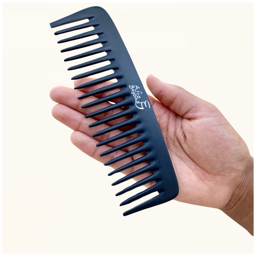 Myriam styling comb