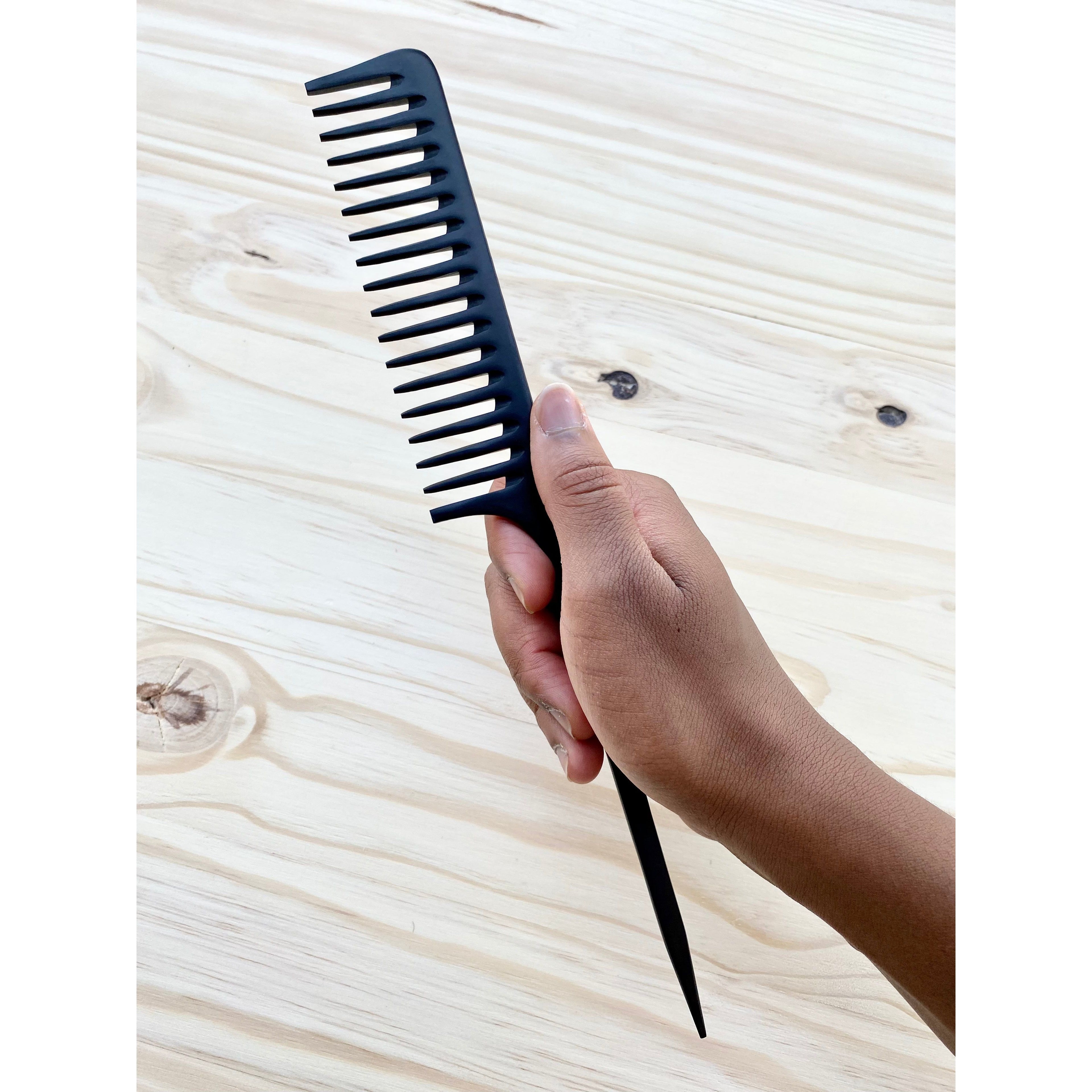 Karine long tail comb