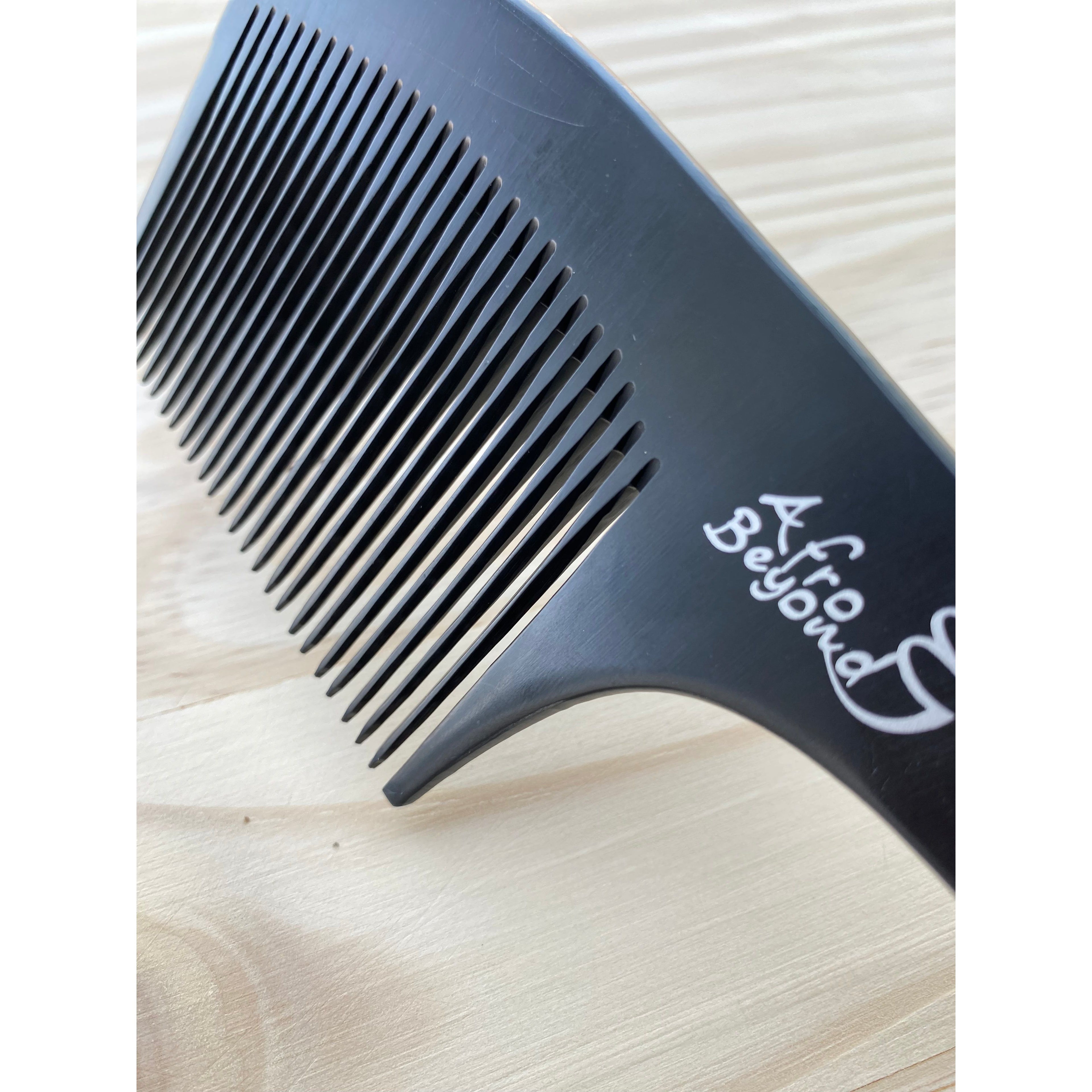 The Lucette detangling comb
